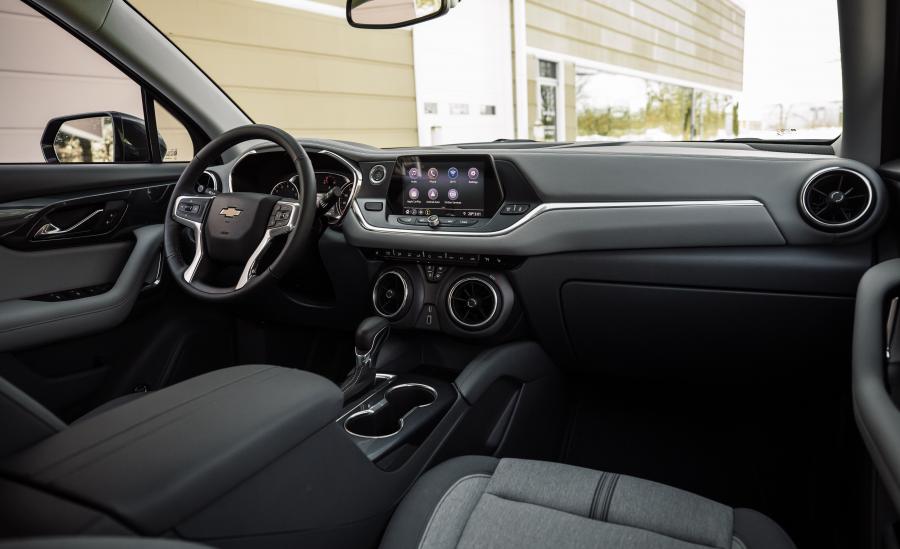 Торпедо Chevrolet Blazer 2018 года  (фото 7 из 20)